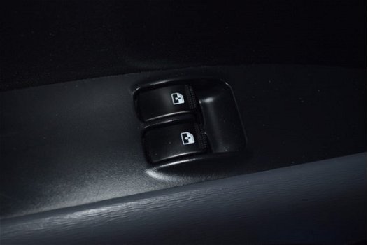 Hyundai i10 - 1.1i Active Cool ABS Airbag Airco Radio-CD/MP3 Stuurbekr. 111.849km - 1