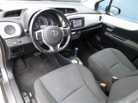 Toyota Yaris - 1.5 Full Hybrid 100pk 5D Aut Aspiration Navigatie en Camera en Climate - 1