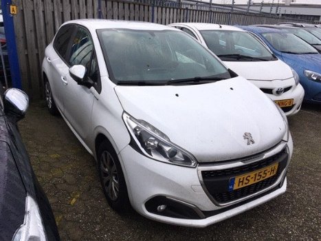 Peugeot 208 - 1.2 82pk Urban Soul | Navigatie | Parkeersensoren | Donker getint glas | Airco | Cruis - 1