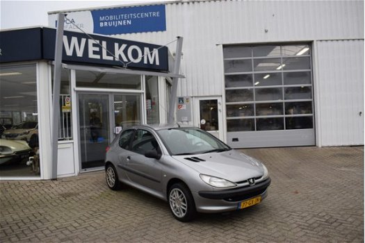 Peugeot 206 - 1.1 XR *Lichtm. wielen - leuke auto - 1