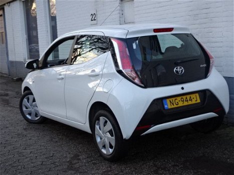 Toyota Aygo - 1.0 VVT-i 69pk 5D x-play Camera Airco - 1