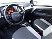 Toyota Aygo - 1.0 VVT-i 69pk 5D x-play Camera Airco - 1 - Thumbnail