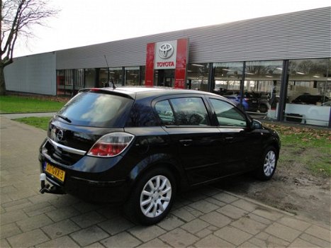 Opel Astra - 1.8 Temptation Automaat 5-drs - 1