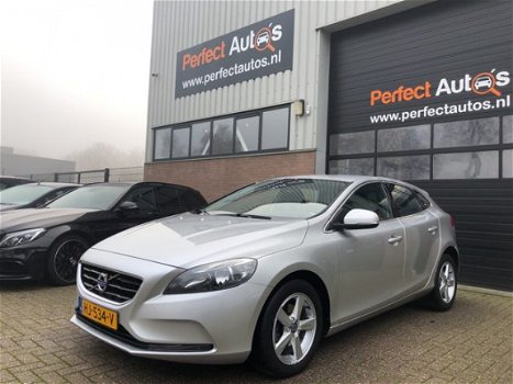 Volvo V40 - 2.0 D2 MOMENTUM BUSINESS Navi, Cruise, 1ste eigenaar, Dealeronderhouden - 1