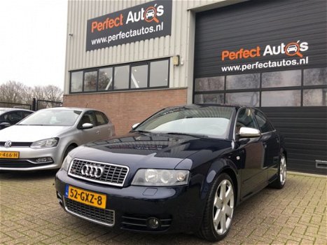 Audi A4 - 4.2 V8 quattro S4 - 1