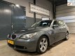 BMW 5-serie Touring - 525i Business Line 2de Eigenaar/SPORTSTOELEN/AUTOMAAT/NAP - 1 - Thumbnail