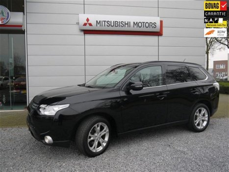 Mitsubishi Outlander - 2.0 Instyle 7-ZITS CVT NAVIGATIE - 1