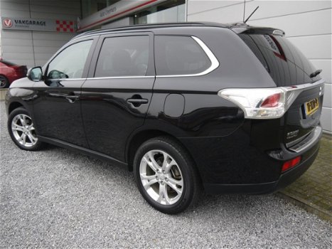 Mitsubishi Outlander - 2.0 Instyle 7-ZITS CVT NAVIGATIE - 1