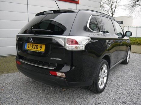 Mitsubishi Outlander - 2.0 Instyle 7-ZITS CVT NAVIGATIE - 1