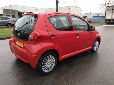 Toyota Aygo - 1.0-12V 5-Deurs. Stuurbekr., Airbags, Radio-CD, Enz... Mooie, zuinige en onverwoestbar - 1