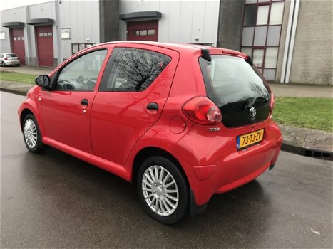 Toyota Aygo - 1.0-12V 5-Deurs. Stuurbekr., Airbags, Radio-CD, Enz... Mooie, zuinige en onverwoestbar - 1