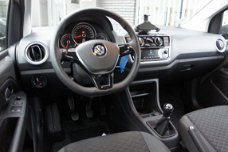 Volkswagen Up! - 1.0 TSI 90pk 5 Deurs Airco/Bluetooth/Stoelverwarming/Velgen