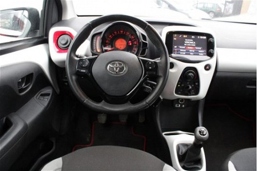 Toyota Aygo - 1.0 VVT-i X-Play | Airco | Cruise | Camera | Lm-Velgen - 1