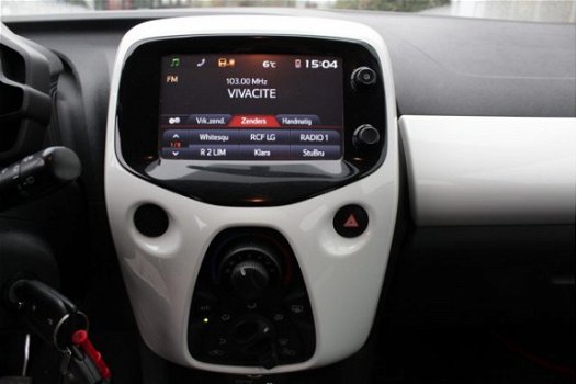 Toyota Aygo - 1.0 VVT-i X-Play | Airco | Cruise | Camera | Lm-Velgen - 1