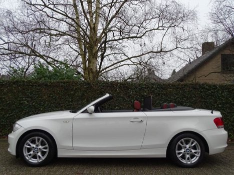 BMW 1-serie Cabrio - 118i Executive Leer/Stof, Navi, ECC, El. Pakket, etc. - 1