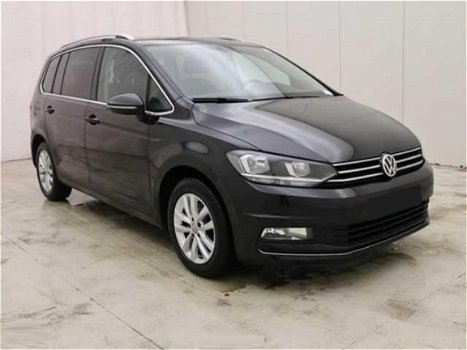 Volkswagen Touran - 1.6 TDI SCR Highline AUT. *NAVI+ECC+PDC+CRUISE - 1