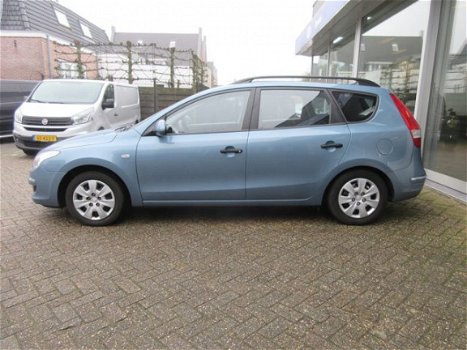 Hyundai i30 CW - 1.6i Active Cool Airco/ Dealer onderhouden - 1