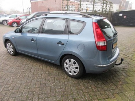 Hyundai i30 CW - 1.6i Active Cool Airco/ Dealer onderhouden - 1