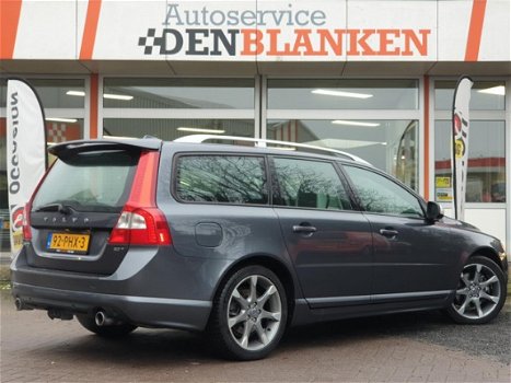 Volvo V70 - 2.0T R-Edition BJ.2011 / Automaat / Navi / Leder / R-Design / Xenon - 1