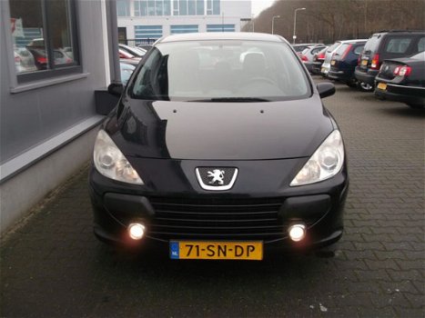 Peugeot 307 - 2.0-16V XSI navi clima cruise leer lmv apk - 1