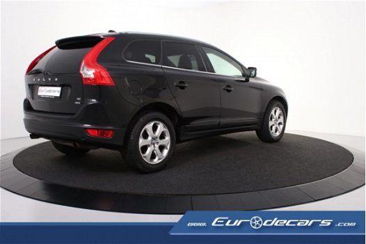 Volvo XC60 - 3.2 AWD Summum *Xenon*Leer*Navigatie*Camera - 1