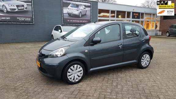 Toyota Aygo - 1.0-12V + 5 Deurs - Electrisch pakket - Dealer onderhouden - 1