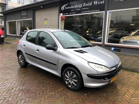 Peugeot 206 - 1.4 XR 5Drs Stuurbekr ElekR Cv op afstand - 1