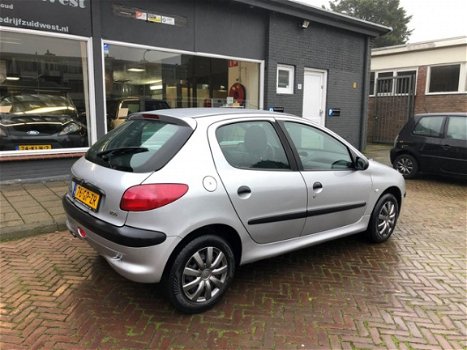 Peugeot 206 - 1.4 XR 5Drs Stuurbekr ElekR Cv op afstand - 1