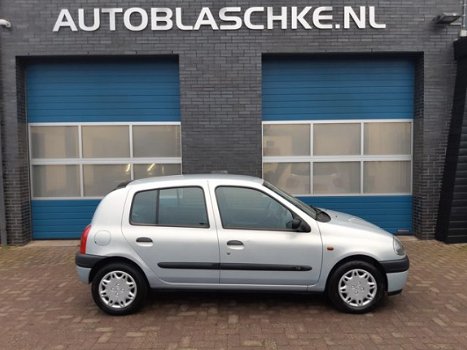 Renault Clio - 1.6 RXE Airco Automaat 5 drs - 1