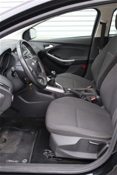 Ford Focus Wagon - Edition | Voorruitverw. | Trekhaak | Bluetooth | Navi |