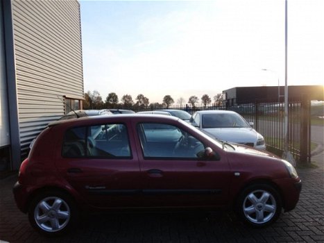 Renault Clio - 1.2-16V Dynamique 5 deurs, 125531 km, nwe APK, ACCU, BANDEN, STARTMOTOR en rijd nog s - 1