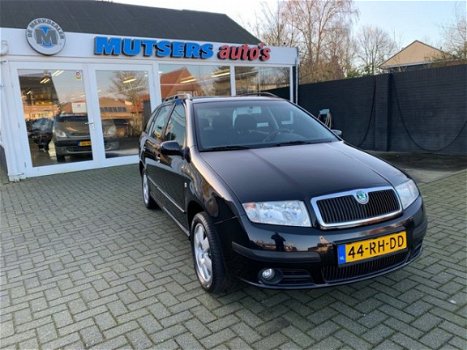 Skoda Fabia Combi - 1.4 ELEGANCE autom. perfecte staat - 1