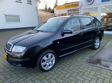 Skoda Fabia Combi - 1.4 ELEGANCE autom. perfecte staat - 1