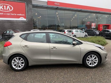 Kia Cee'd - 1.6 GDI First Edition NAVI , CAMERA , WEINIG KM - 1