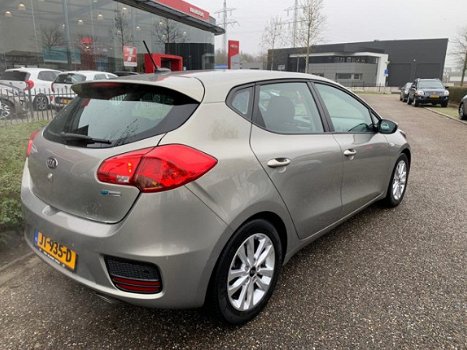 Kia Cee'd - 1.6 GDI First Edition NAVI , CAMERA , WEINIG KM - 1