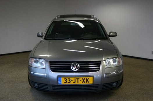 Volkswagen Passat Variant - 2.3 V5 Highline - 1