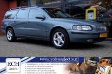 Volvo V70 - 2.4 Climate Control, Navi, Dolby Surround, Trekhaak