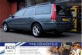 Volvo V70 - 2.4 Climate Control, Navi, Dolby Surround, Trekhaak - 1 - Thumbnail