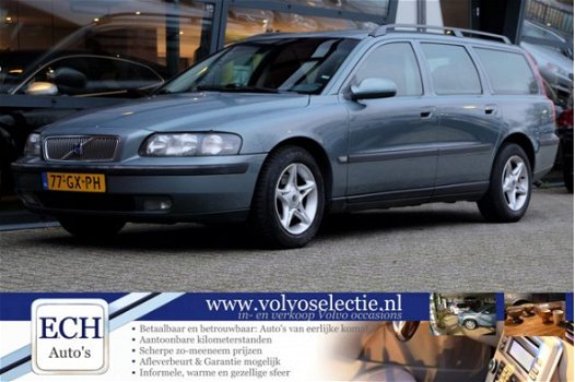 Volvo V70 - 2.4 Climate Control, Navi, Dolby Surround, Trekhaak - 1