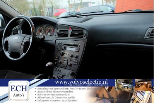 Volvo V70 - 2.4 Climate Control, Navi, Dolby Surround, Trekhaak - 1