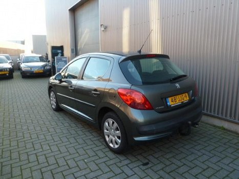 Peugeot 207 - 1.4 VTi Sublime /gebruikt wat olie - 1