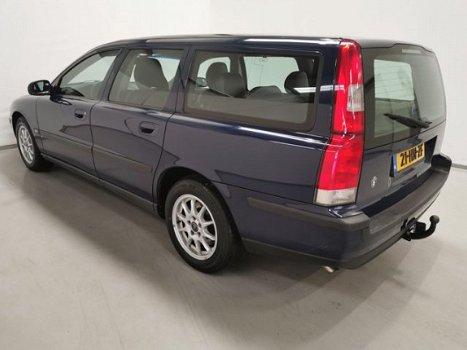 Volvo V70 - 2.4 Comfort Line / Airco / Leder - 1