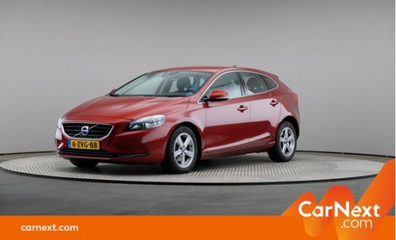 Volvo V40 - 1.6 D2 Momentum, Navigatie - 1