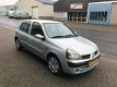 Renault Clio - 1.6-16V Initiale AUTOMAAT/APK/AIRCO/NAP/elekt ramen/meeneemprijs - 1 - Thumbnail