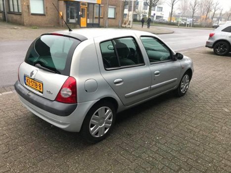 Renault Clio - 1.6-16V Initiale AUTOMAAT/APK/AIRCO/NAP/elekt ramen/meeneemprijs - 1