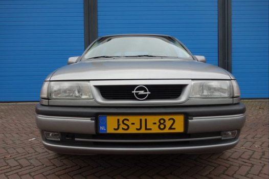 Opel Vectra - 1.8i CDX - 1