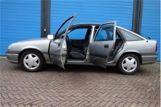 Opel Vectra - 1.8i CDX