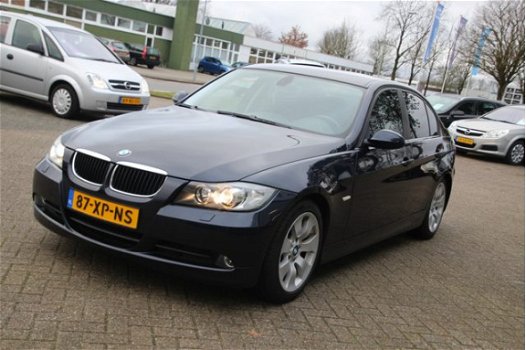 BMW 3-serie - 320i High Executive | Navi Pro | Sportstoelen | Cruise | Clima | - 1