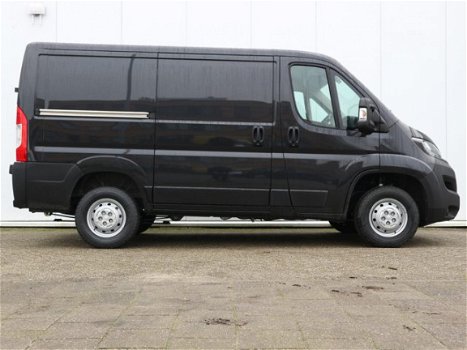 Peugeot Boxer - 330 2.2 BlueHDi 120 L1H1 Premium Navigatie / Airco / - 1