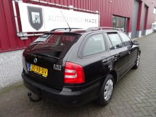 Skoda Octavia Combi - 2.0 FSI Ambiente // 163 DKM NAP // Airco //